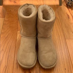 UGG Classic Short Boot in Sand